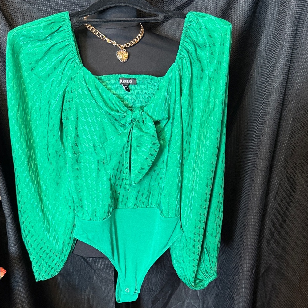 EXPRESS Vibrant Green Bodysuit Top size XS NEW